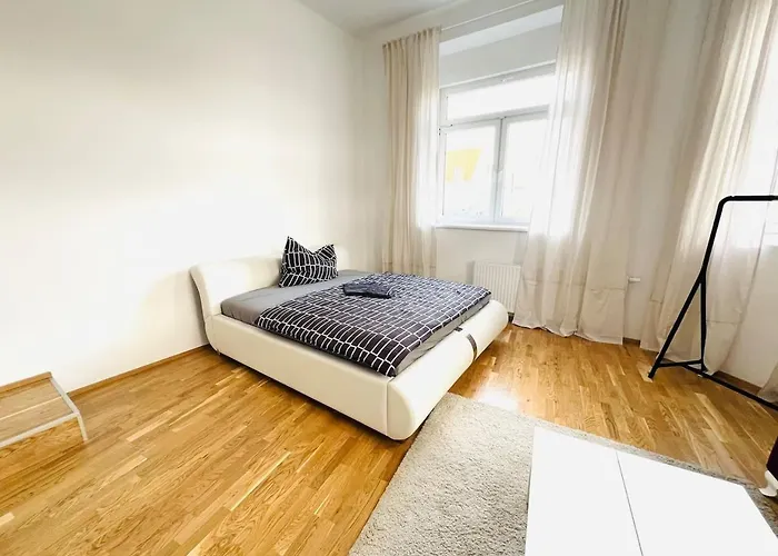 Graz-eggenberg Top2 Modern New *