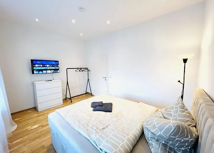 Graz-eggenberg Top2 Modern New