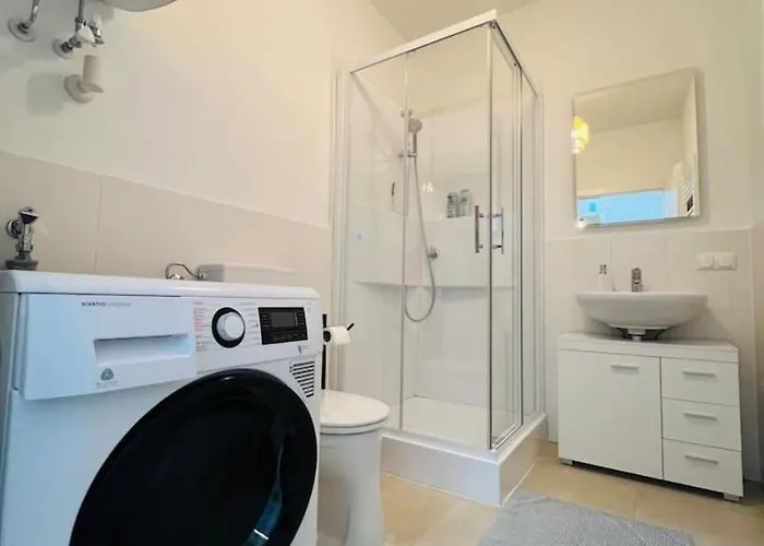 Graz-eggenberg Top2 Modern New *